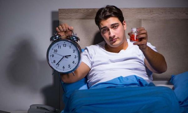 6 نوشیدنی خواب آور با شیر برای درمان بی خوابی که پایه علمی دارند
